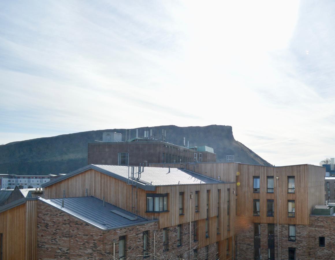 Crags View Apartment On The Royal Mile Edinburgh Eksteriør billede